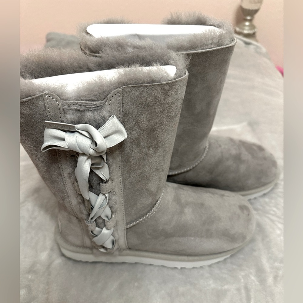 **UGG Women's Pala Boots**